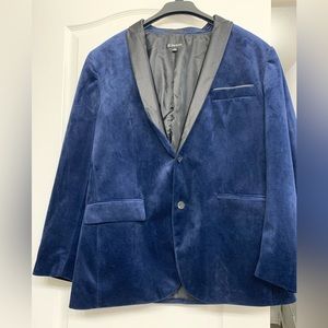 Suit jacket in navy slim fit velvet jacket has all buttons